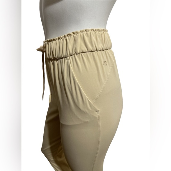 Lululemon Keep Moving Jogger sz 2 Trench - Picture 8 of 12